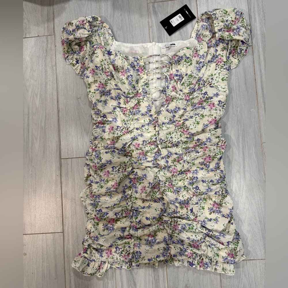 Fashion Nova Floral Lace-Up Ruched Blouse